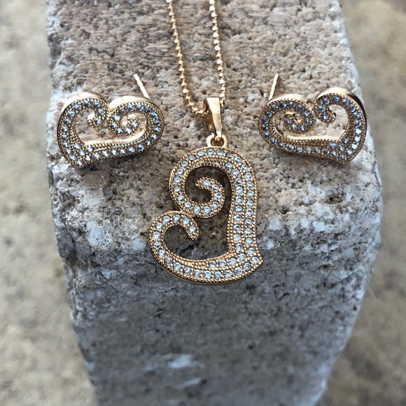 Gold Jewelry Set - Picture 2 of 8